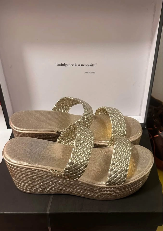Gold wedge sandal 8.5 (41) - photo 4