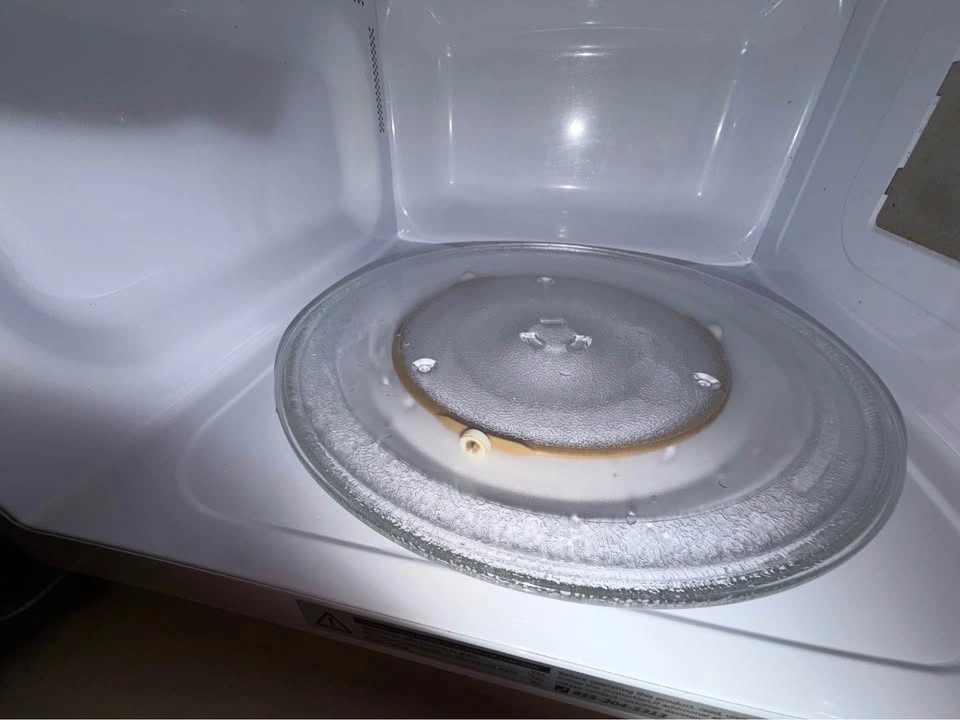 Toshiba Stainless Steel Microwave - photo 2