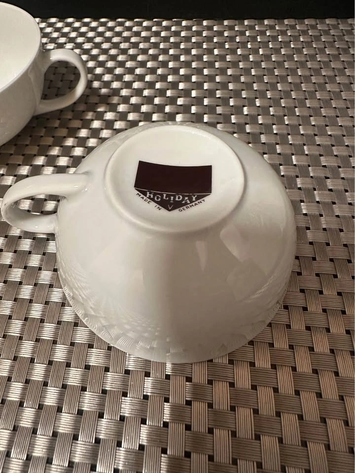 Vintage Holiday Made in Germany Fine China Tea Cups - photo 2