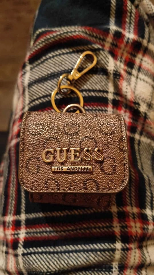 Guess Earbuds Pouch/Keychain - photo 2