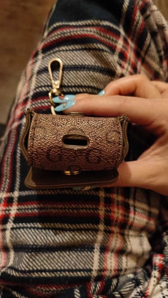 Guess Earbuds Pouch/Keychain - photo 4