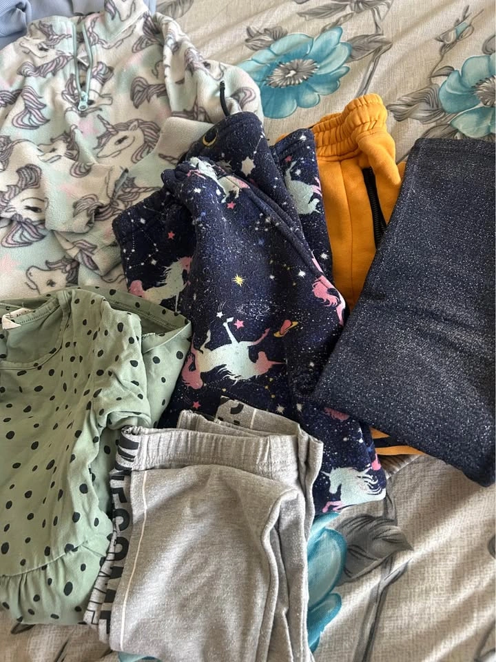Girls huge spring lot size 6-8 years - photo 2