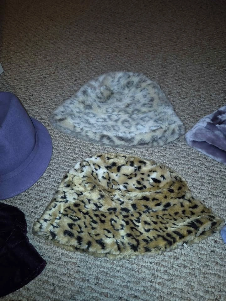 Woman's Bucket Style Hats - photo 3