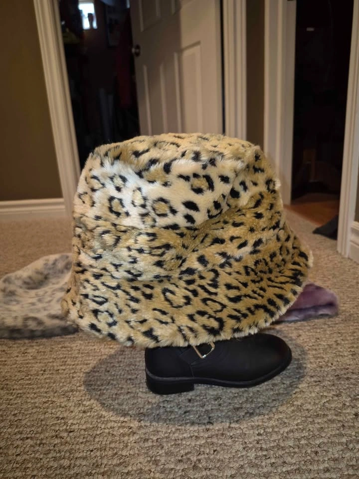 Woman's Bucket Style Hats - photo 4