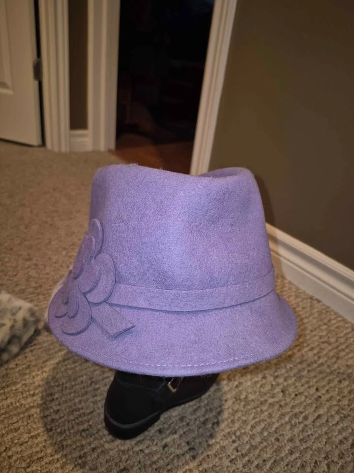 Woman's Bucket Style Hat