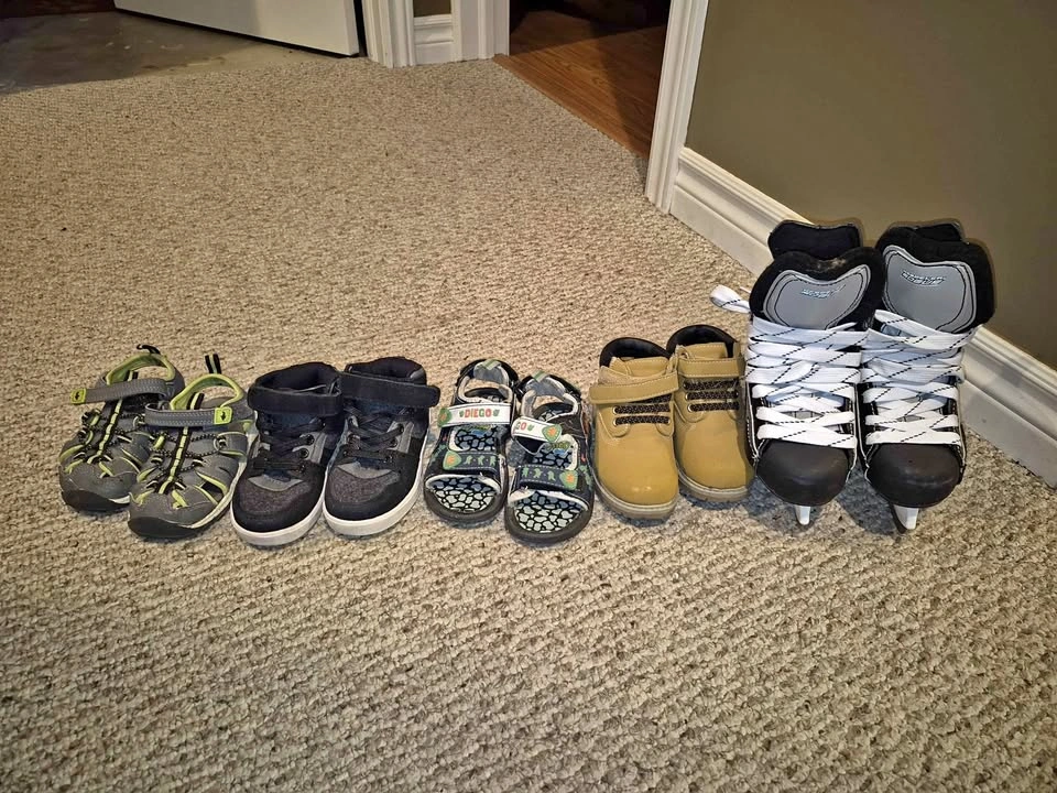 Toddler Boys Shoes/Boots/Skates 7 to 9 $5 per