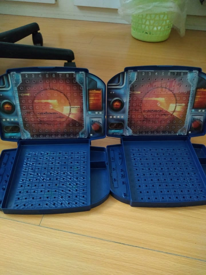 Battleship game (used but ok) - photo 4