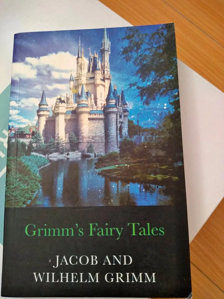 Grimm's Fairy Tales by Jacob and Wilhelm Grimm