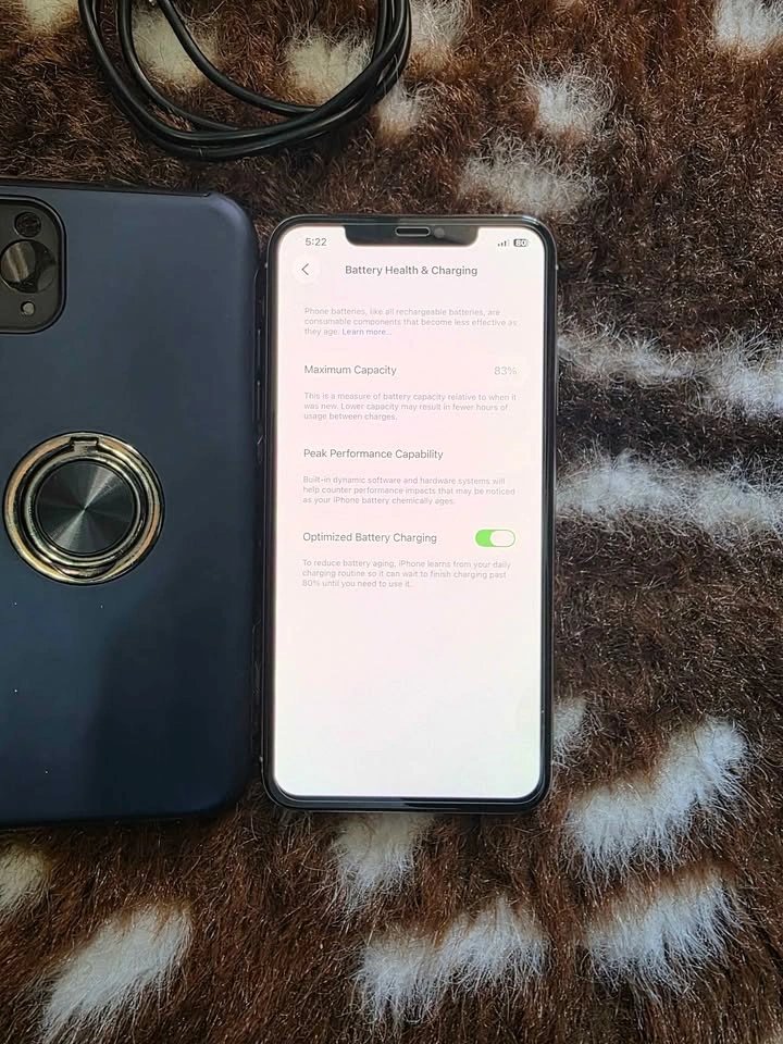 iPhone 11 Pro Max - photo 3