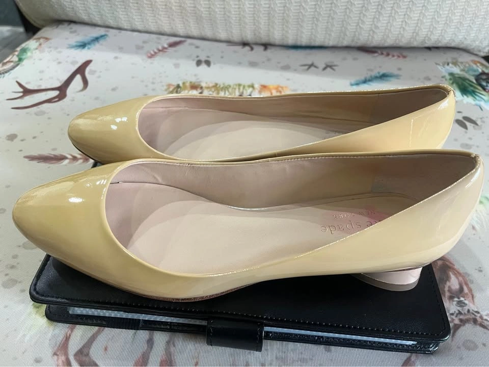 Kate Spade Patent Leather Flats - Size 6 (Beige/Nude) - photo 2