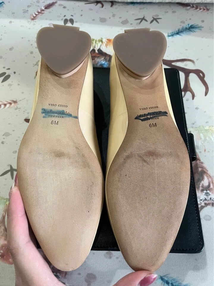 Kate Spade Patent Leather Flats - Size 6 (Beige/Nude) - photo 4