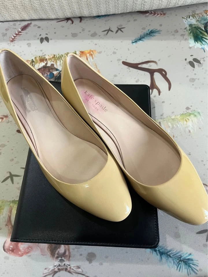 Kate Spade Patent Leather Flats - Size 6 (Beige/Nude) - photo 5