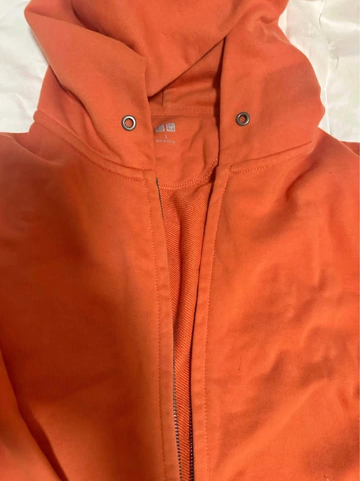 Uniqlo unisex M orange sweatshirt