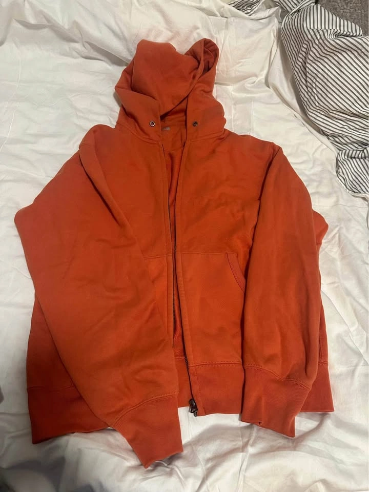 Uniqlo unisex M orange sweatshirt - photo 2