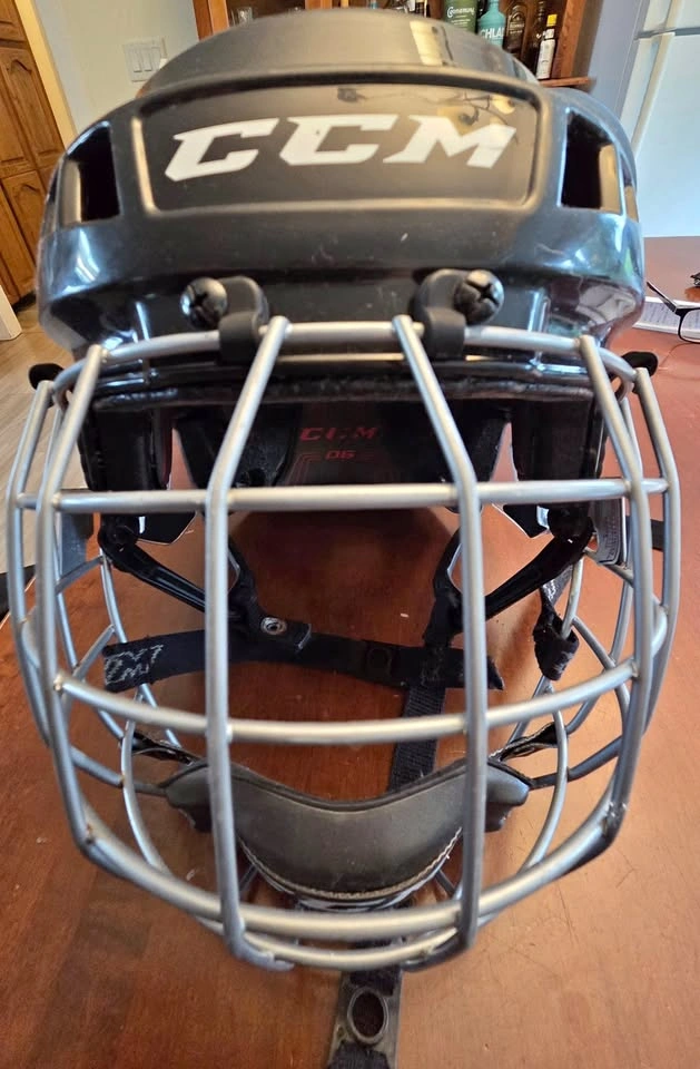 CCM HT06 Hockey Helmet w/cage - Like New Condition