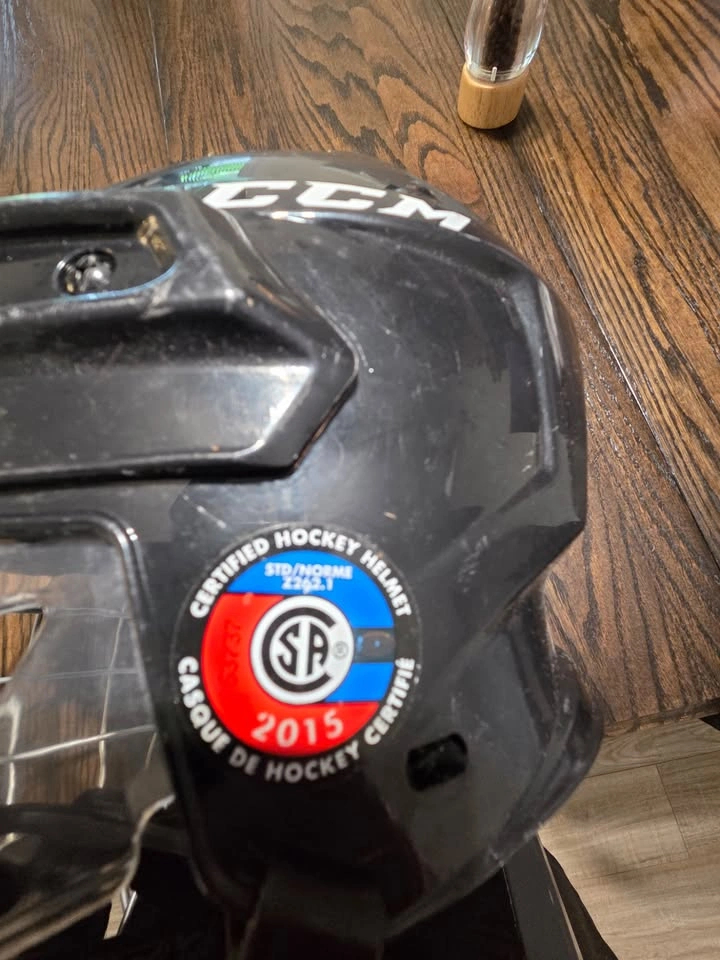 CCM HT06 Hockey Helmet w/cage - Like New Condition - photo 3