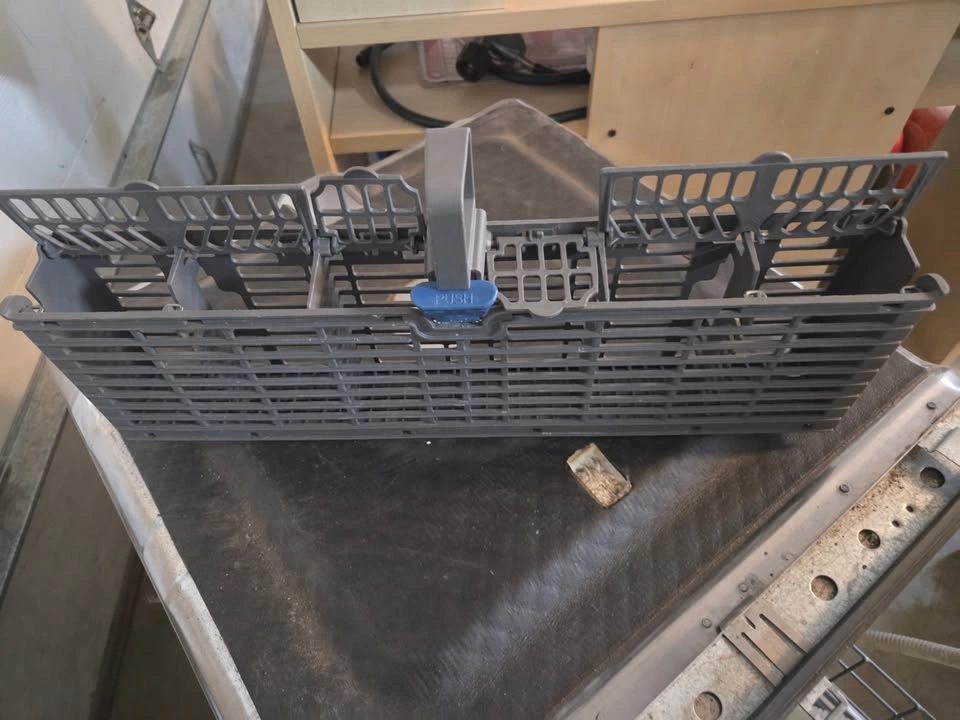 Stainless Steel Whirlpool Dishwasher for Parts - photo 5