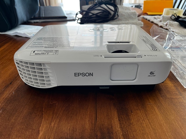 Epson VS250 3LCD Projector - photo 2