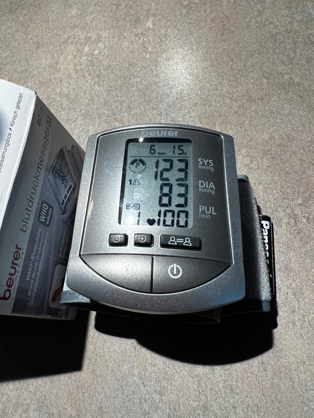 Beurer BC16 Wrist Blood Pressure Monitor - photo 2
