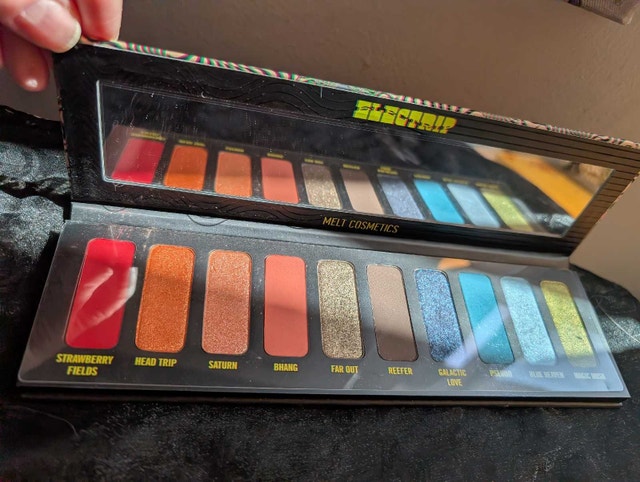 NEW Eyeshadow Palettes - $20 Each - photo 4