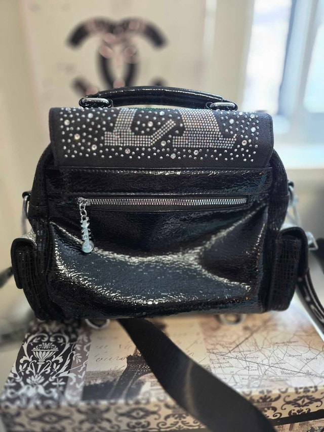 NEW Bling handbad/crossbody/backpack - photo 4