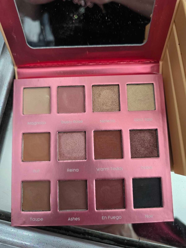 NIP Glam up Eyeshadow palette - photo 2