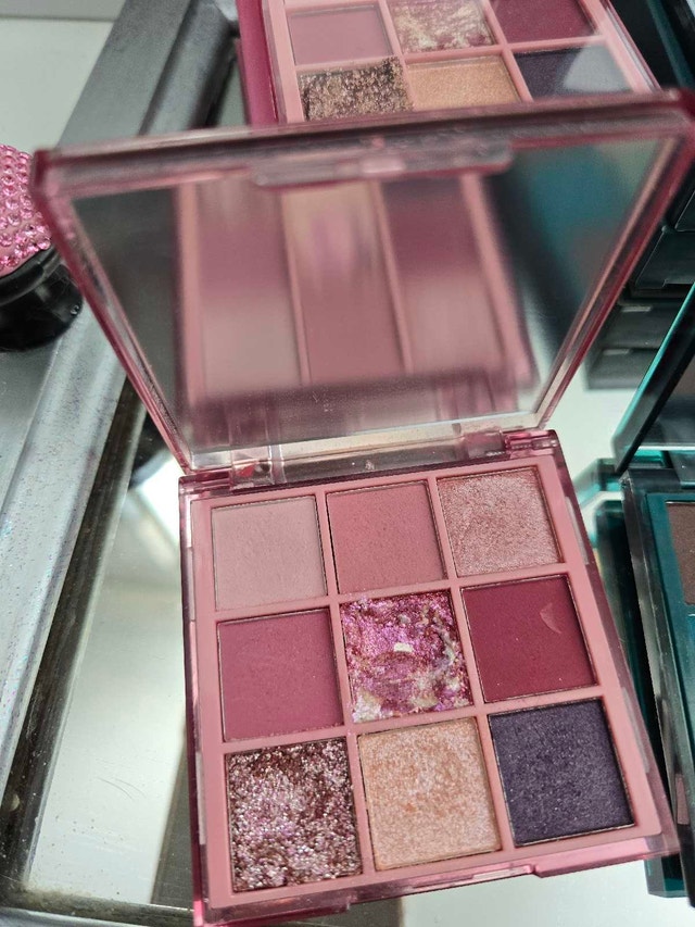 NIP Oasis Collection Eyeshadow Palettes - photo 4