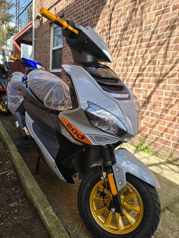 Vitacci Jag 200cc Scooter - photo 3