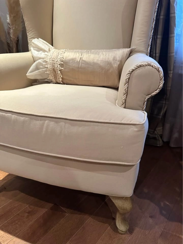 Elegant Pair of Wingback Chairs – Neutral Cream/Gold - photo 2