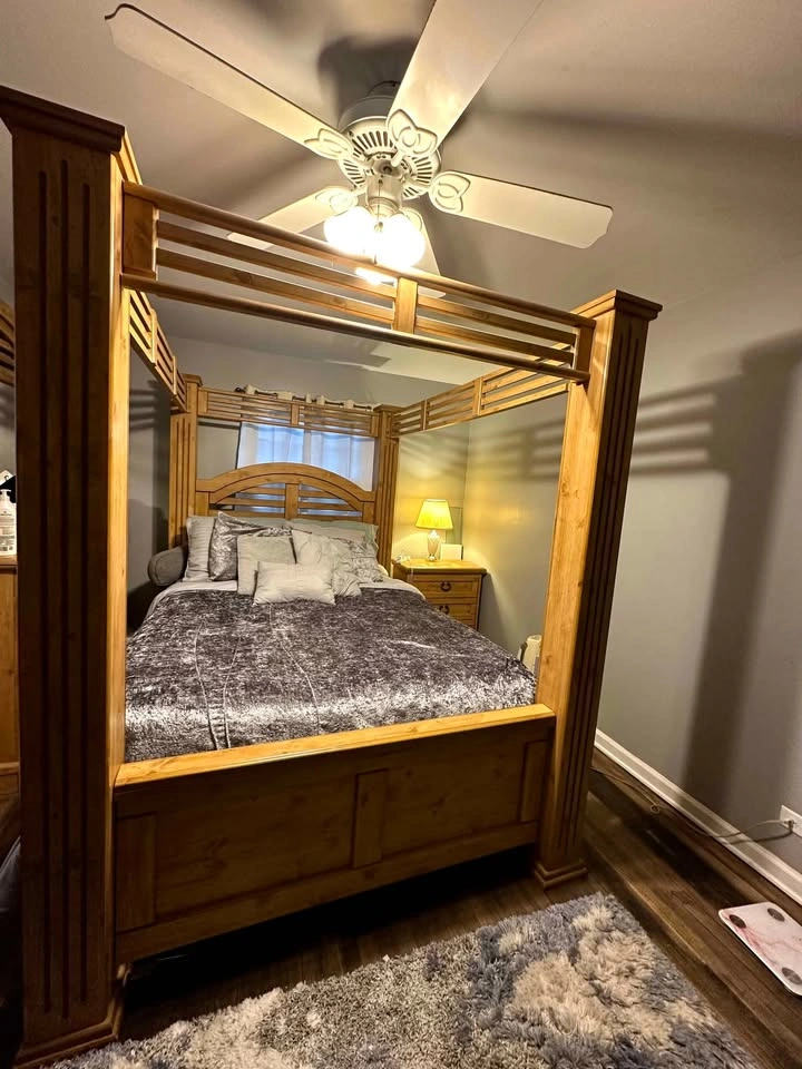 Queen Canopy Bed with Frame and box spring, great for guest bedr