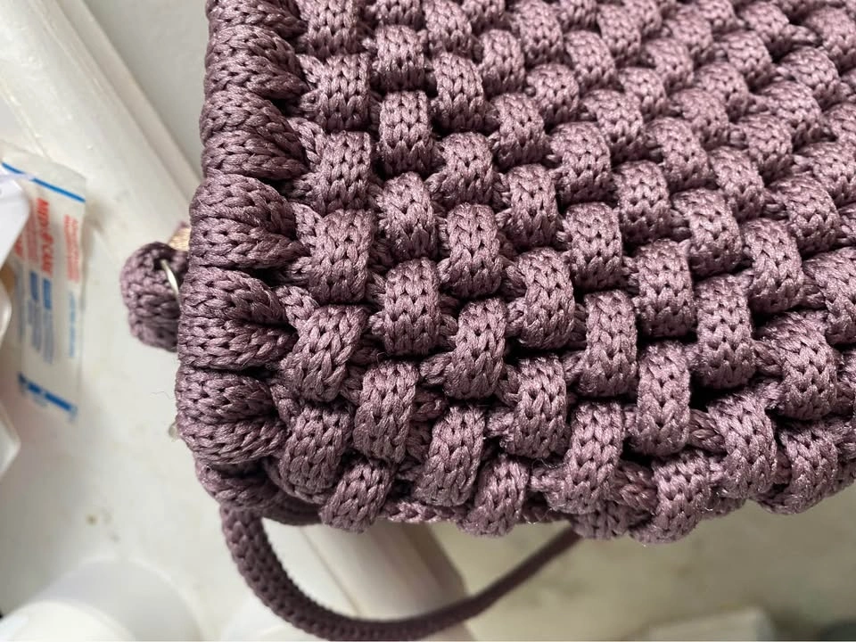 Mauve macrame crossbody bag - photo 5