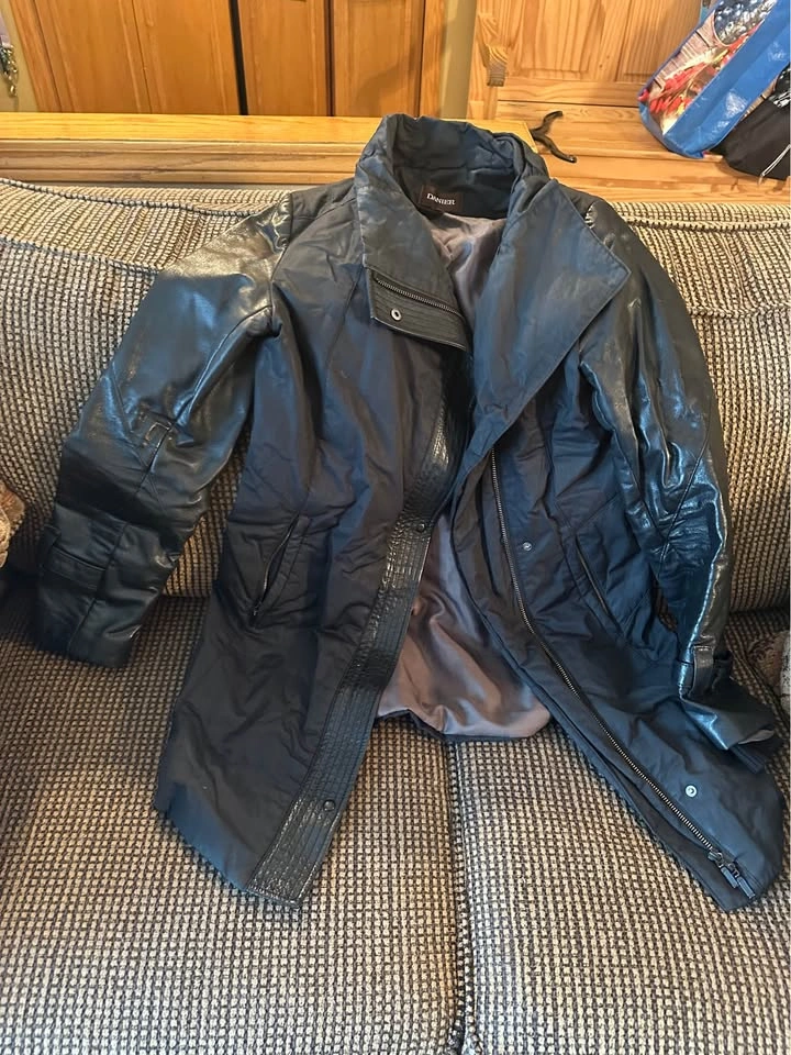 Women's Danier Leather/Material Zippered Jacket XS - photo 3