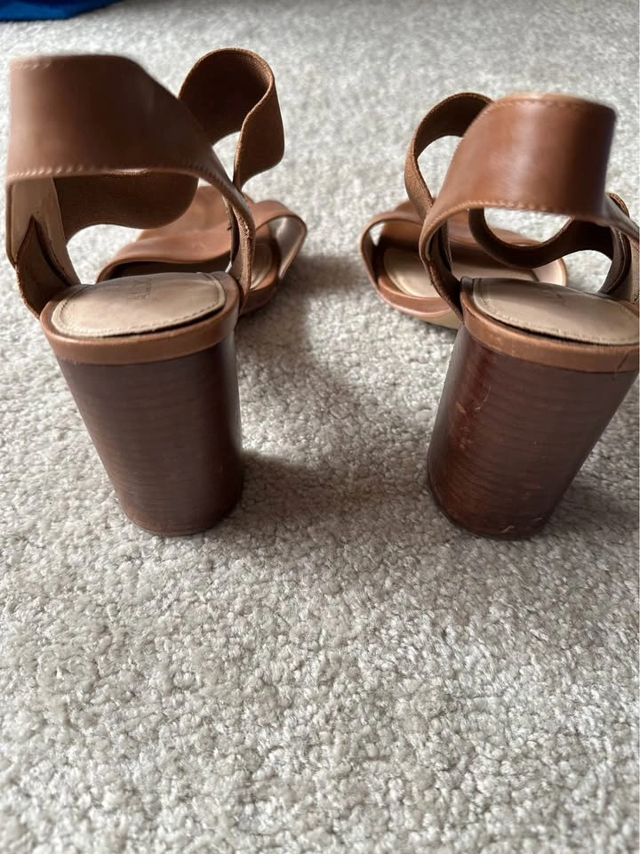 ALDO Brown Heels - Size 9 - photo 2