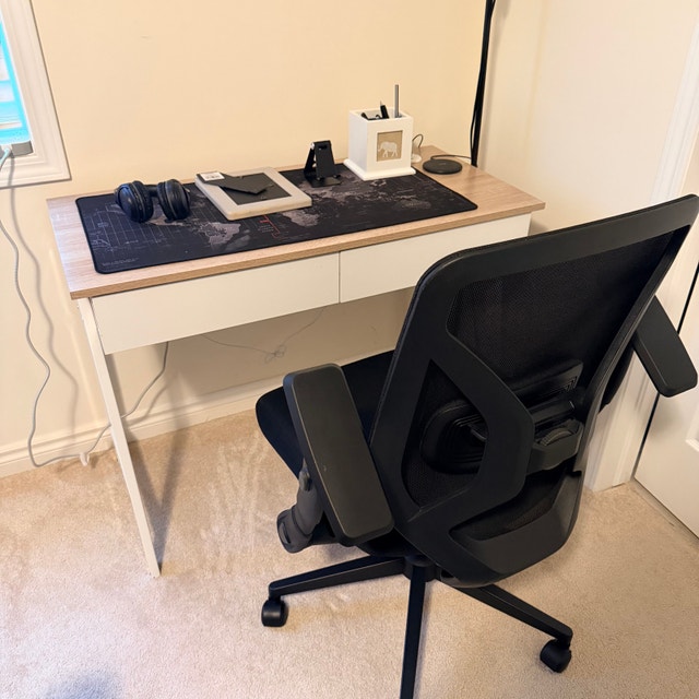 Ergonomic Mesh Chair and Table - photo 3