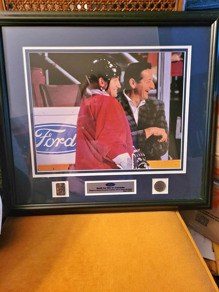 Wayne Gretzky Commemorative Photo/Print - Framed