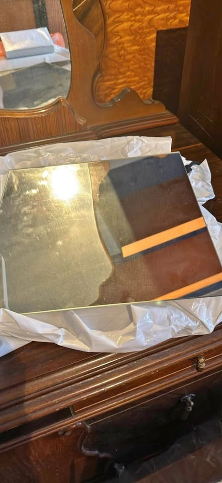 Square mirrors (4) free