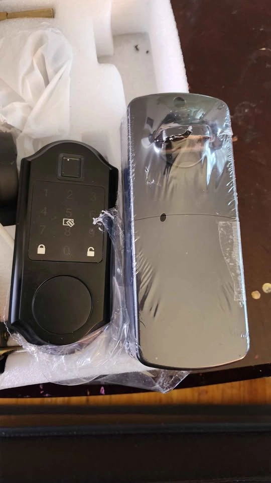 Black Smart Door Lock w/ Fingerprint & Keypad Handle No Box. - photo 2