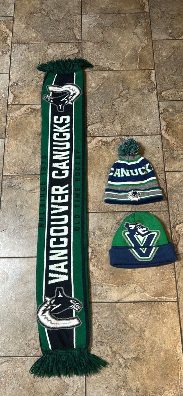 Vancouver Canucks Scarf and 2 Toques
