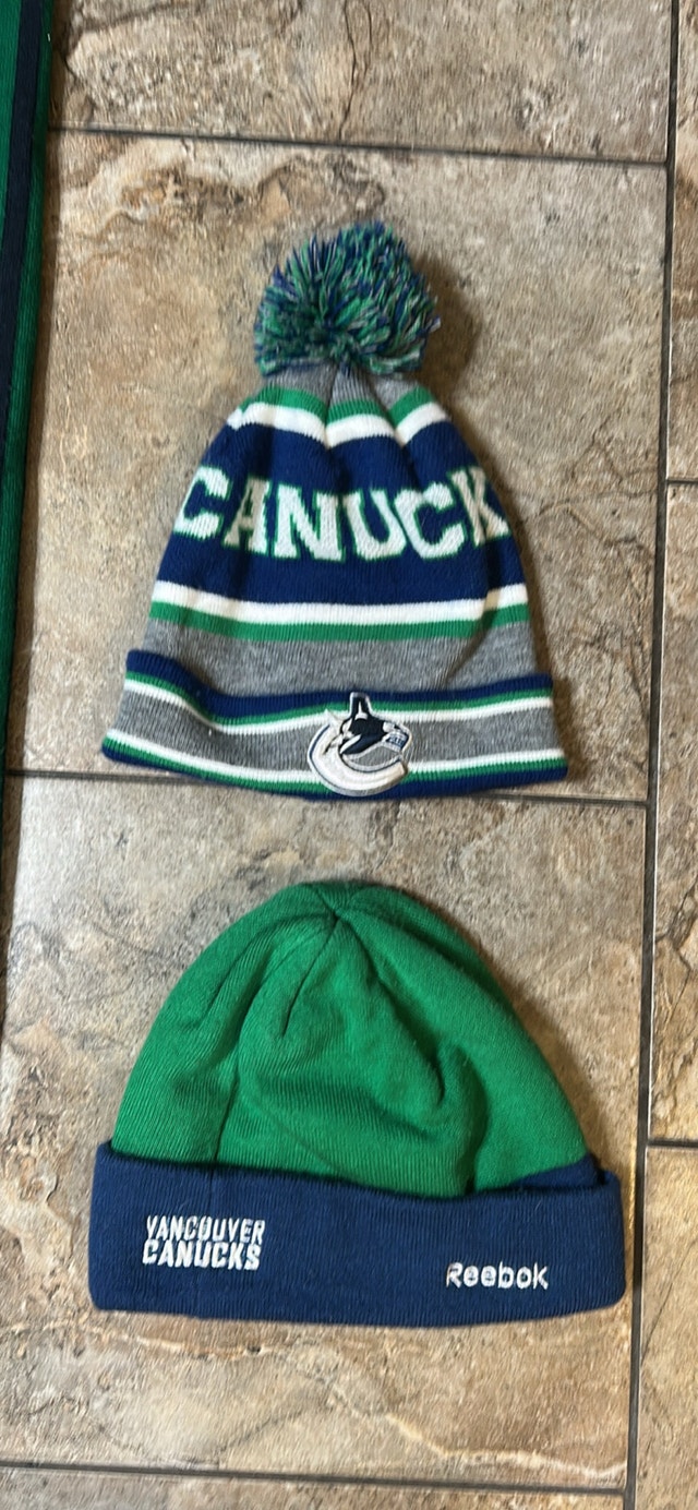 Vancouver Canucks Scarf and 2 Toques - photo 2