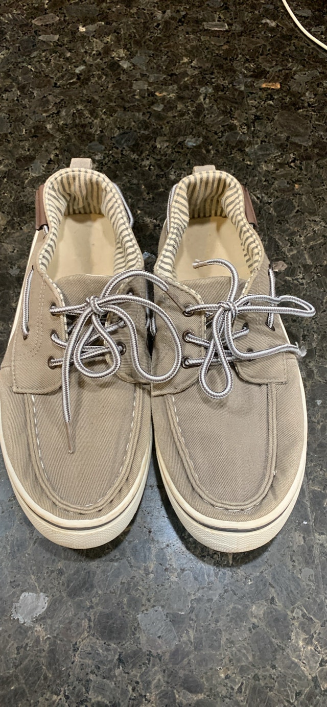 Mens size 7 boat shoes