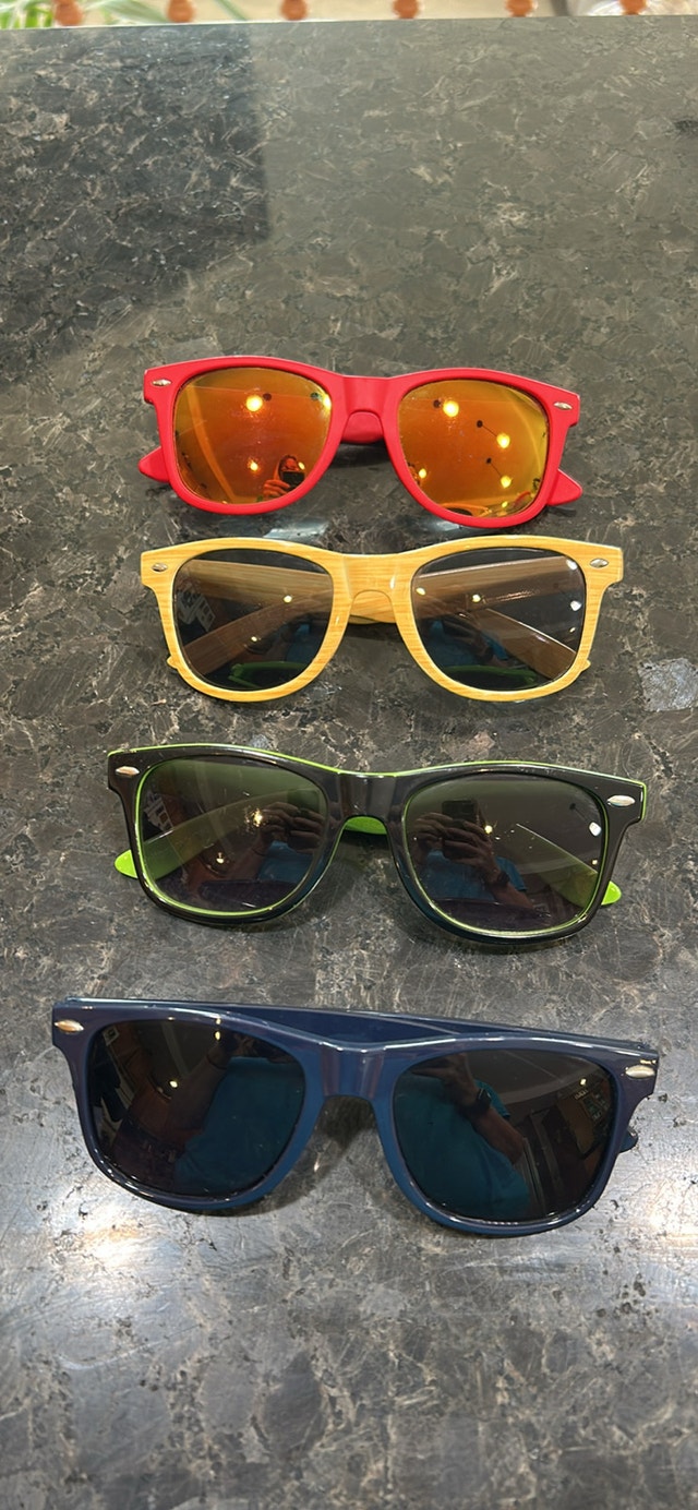4 Pair of Sunglasses