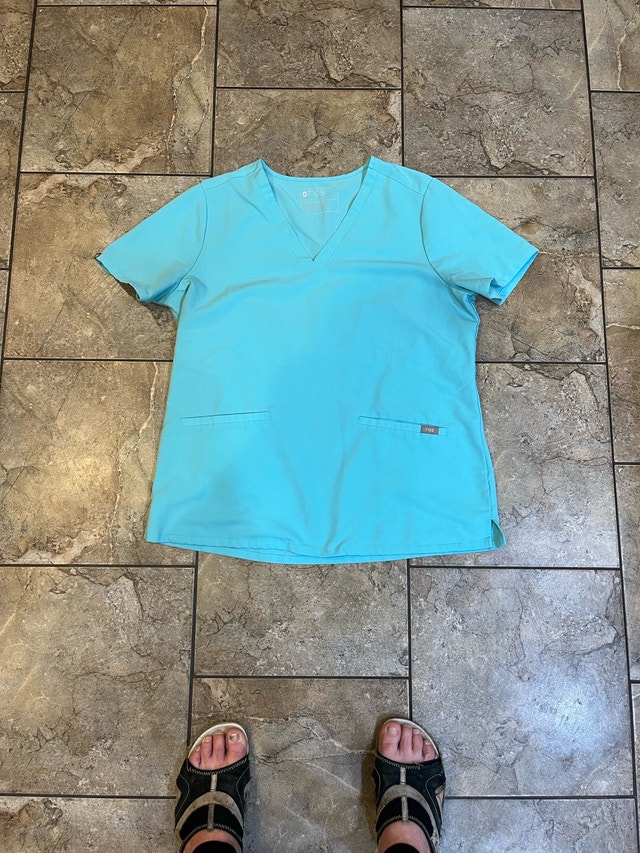 Figs Casma Neon Blue scrub top Sz L