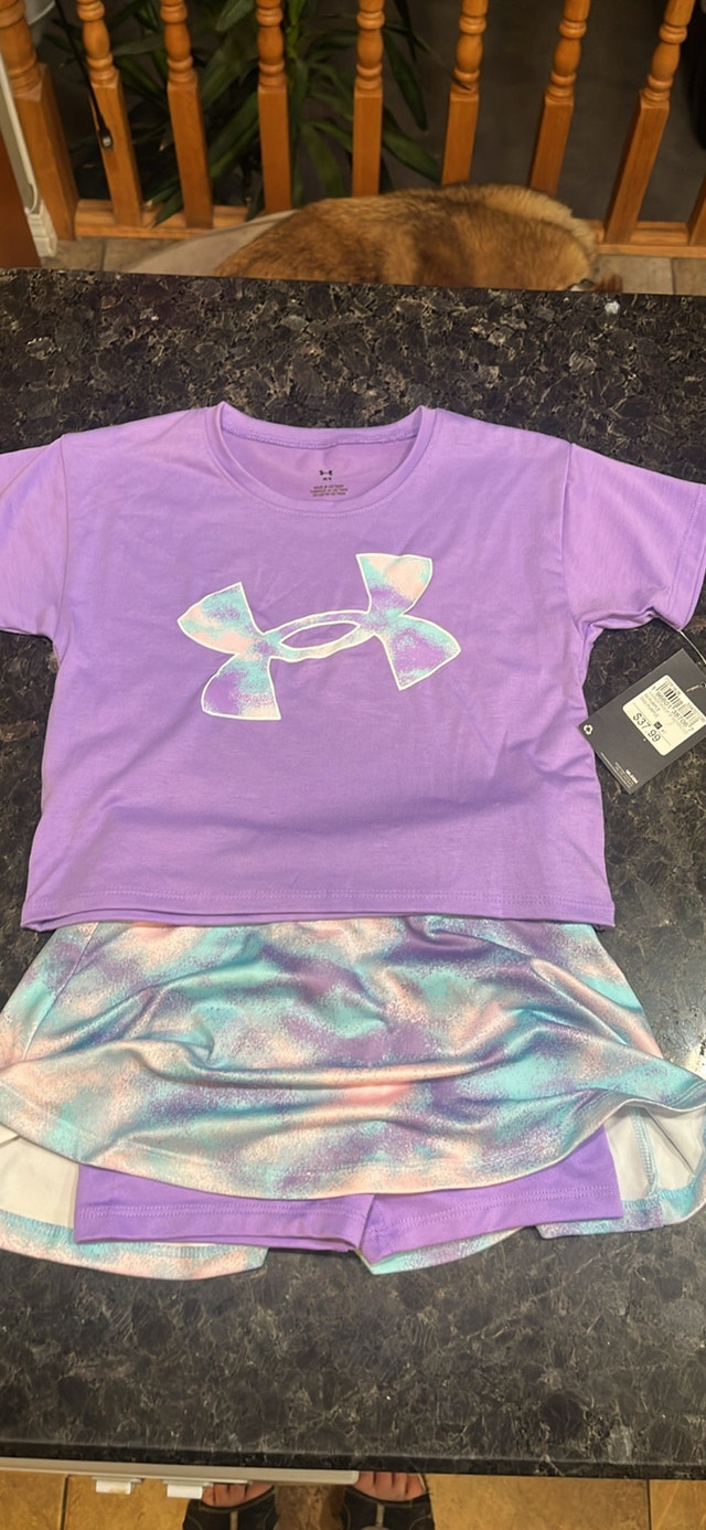 New w/tags Under Armour tshirt and skirt sz 4T