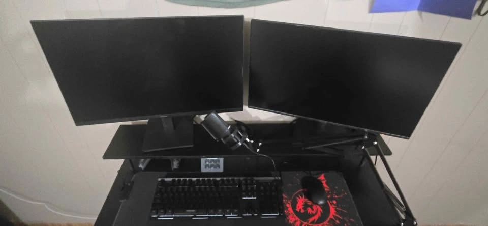 Gaming Desktop & Setup - photo 3