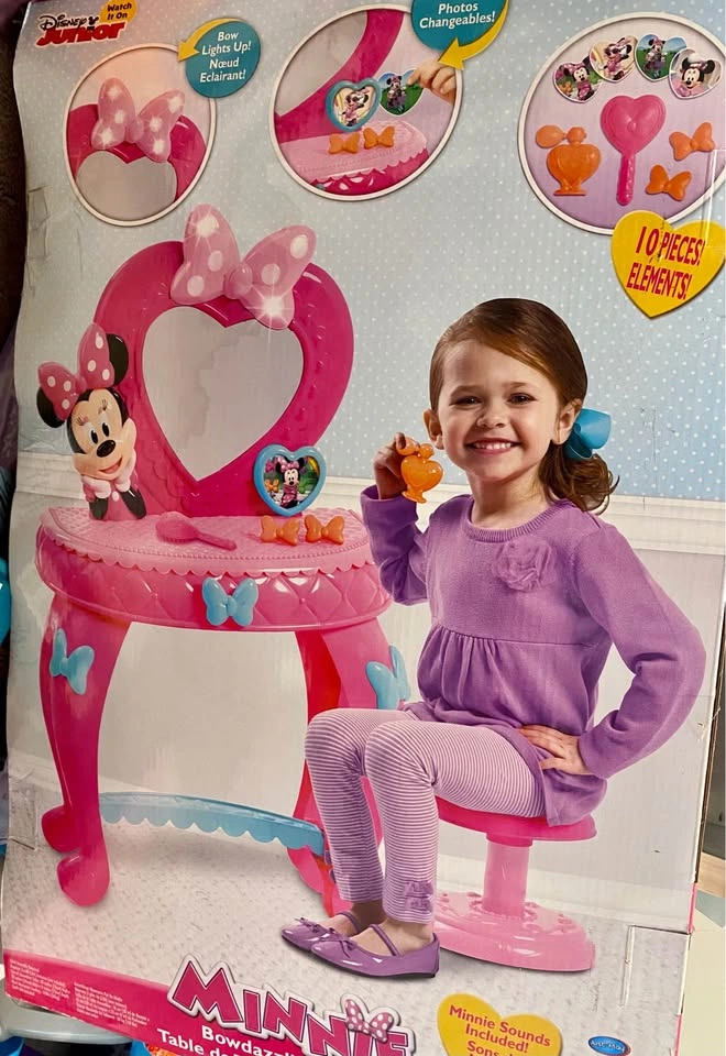 Minnie Bowdazzling Vanity Brand New in Box - photo 3