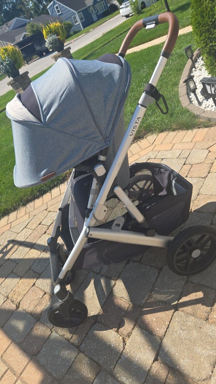 Vista STROLLER W Bassinet