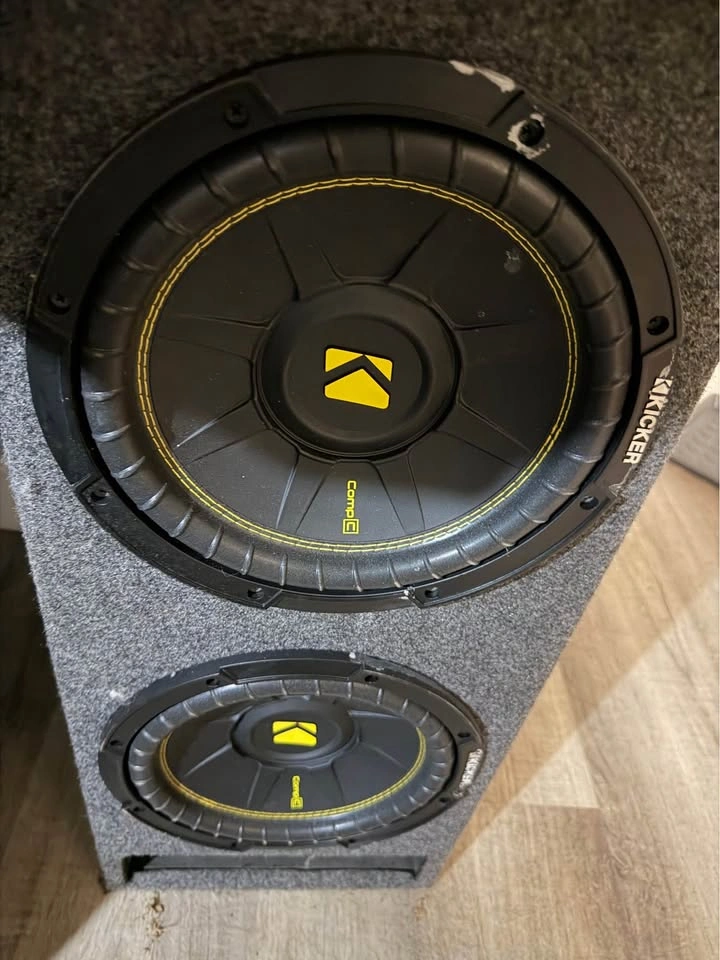 2 10" Kicker Subwoofers with Box - photo 2