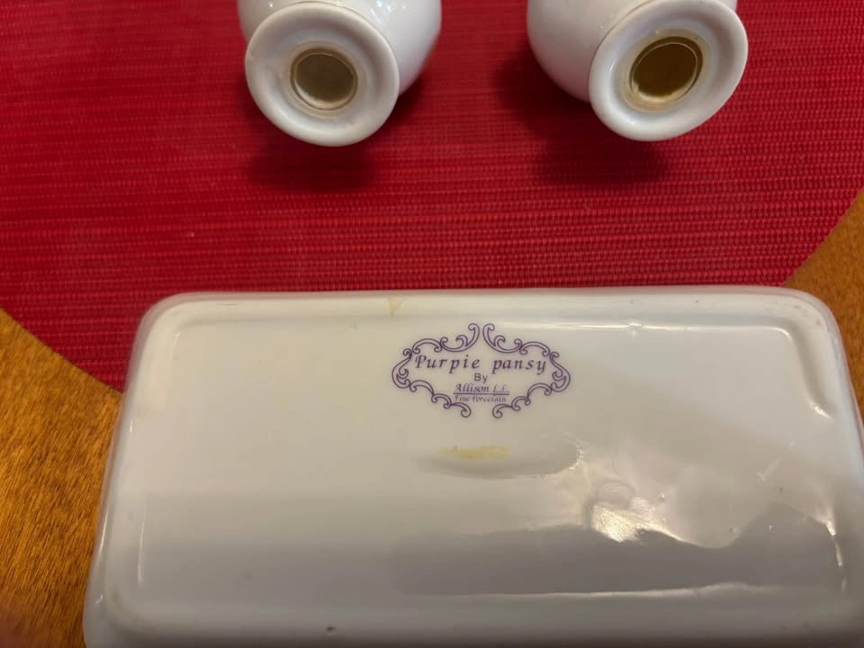 Allison L.L. Purple Pansy Salt Pepper Shakers w Tray - photo 3
