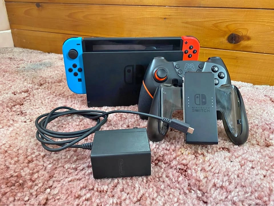 NINTENDO SWITCH V2 - EXTRA CONTROLLER