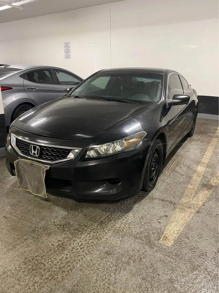 2008 Honda Accord Coupe - 5-Speed Manual - photo 2